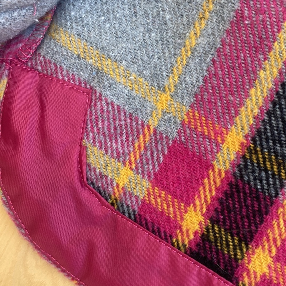 SO plaid flannel shacket.  NWT size small. - Picture 4 of 6
